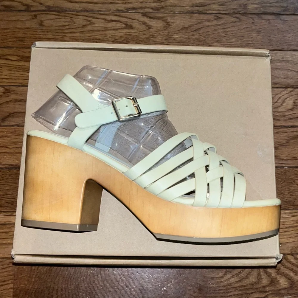 Journee Collection Tru Comfort Foam Addisyn Ivory Leather Women’s Size 10